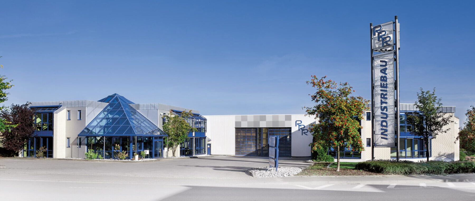 Außenansicht Gebäude RRR Stahl- und Gewerbebau